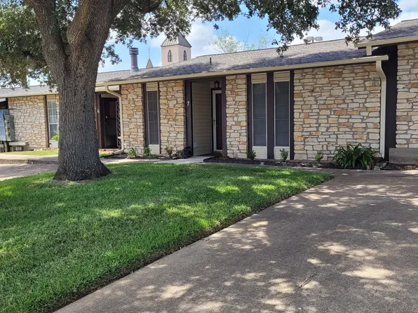 2100 Windsor Dr APT 6, Bryan, TX 77802