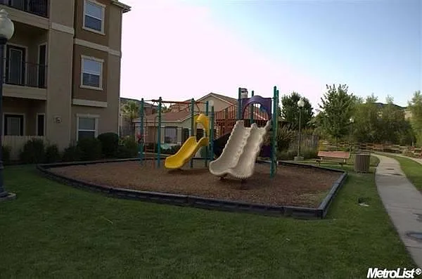 8434 Walerga Rd — Photo 4