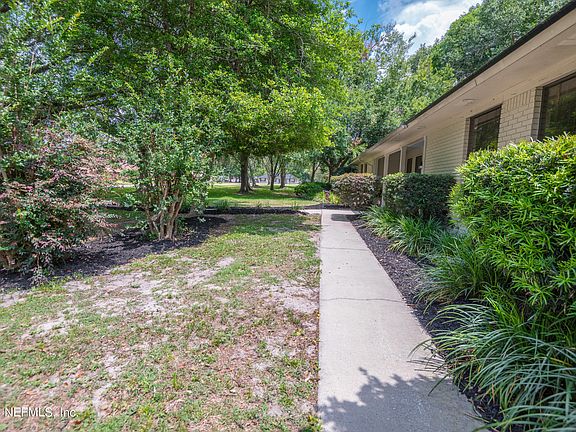 2nd image of 15565 NE 16TH Avenue