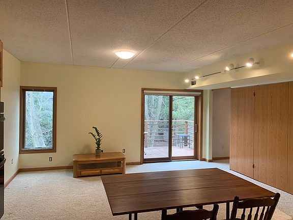 4th image of 18 Karwick Glen Dr #18