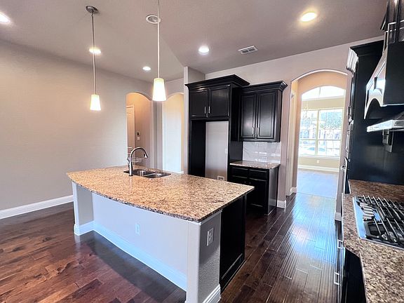 5th image of 1909 Ryedale Dr
