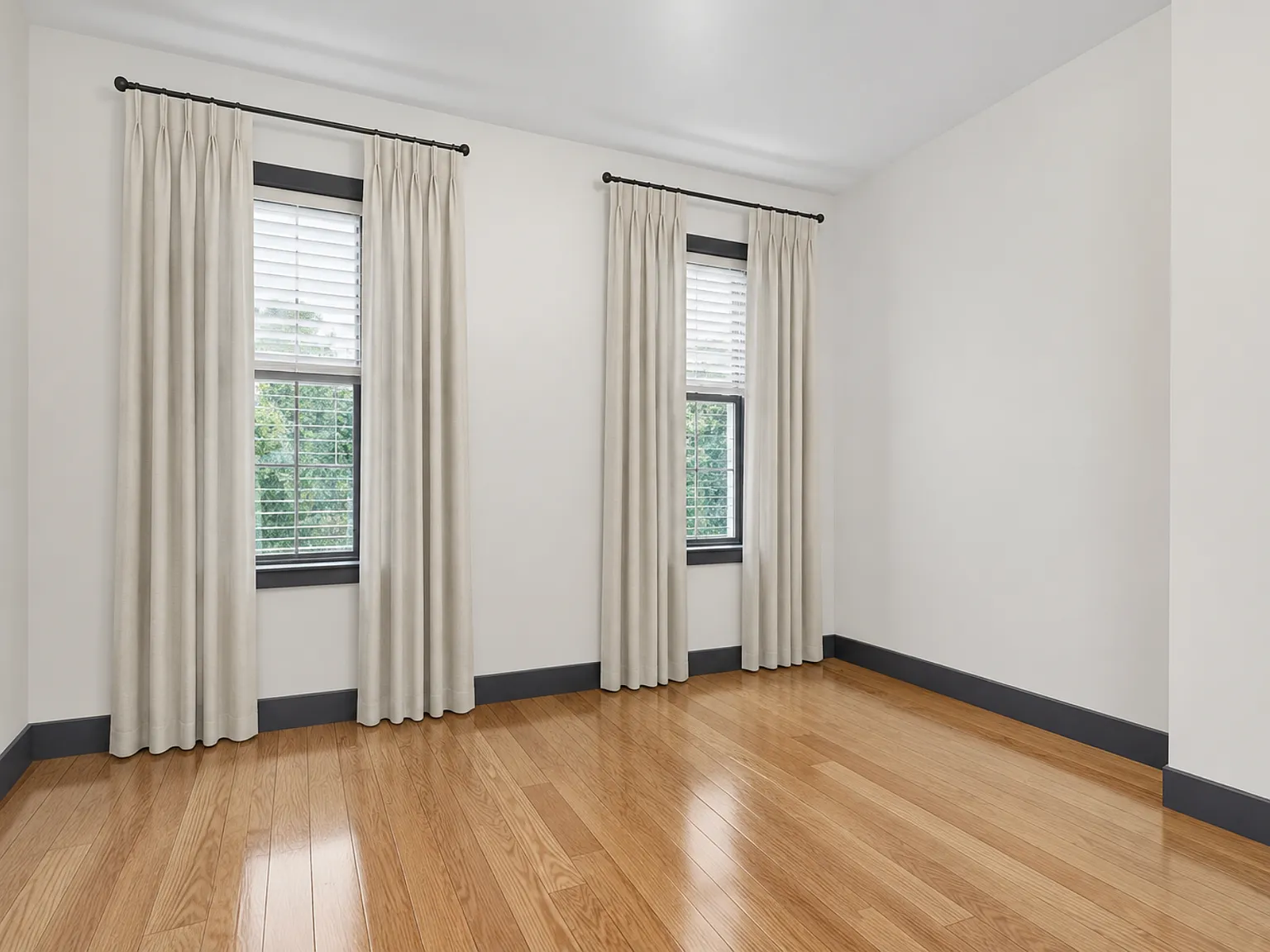 1137 Blake Avenue — Photo 3