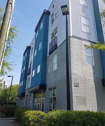 2nd image of 637 McNinch St
