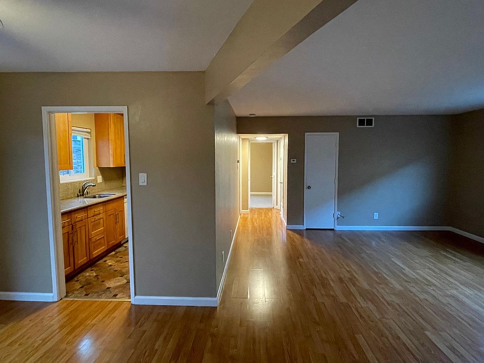 1st image of 1114 Village Dr APT 21