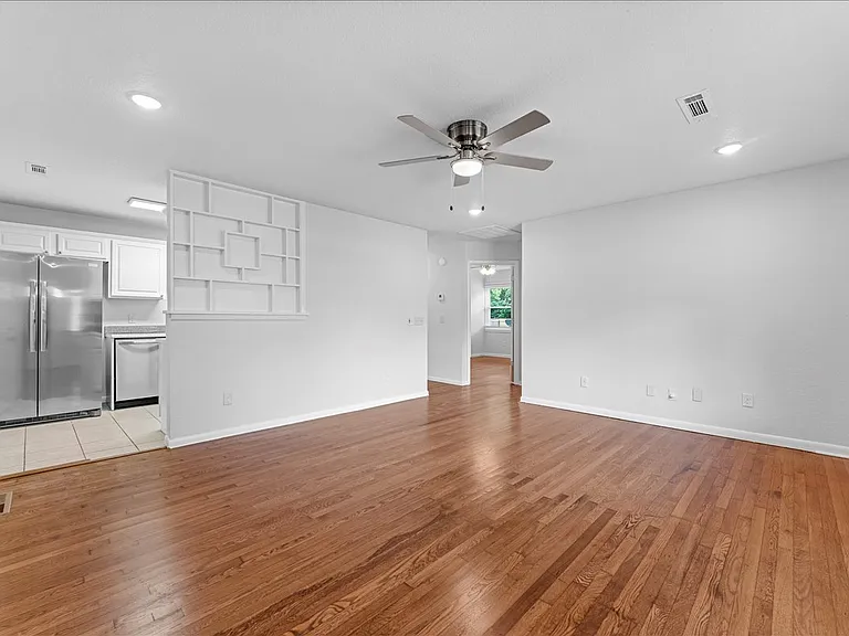 1666 Oakland Ave — Photo 9