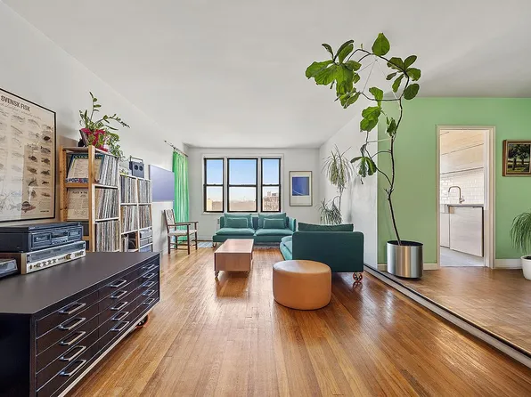 100 Ocean Pkwy APT 6E, Brooklyn, NY 11218