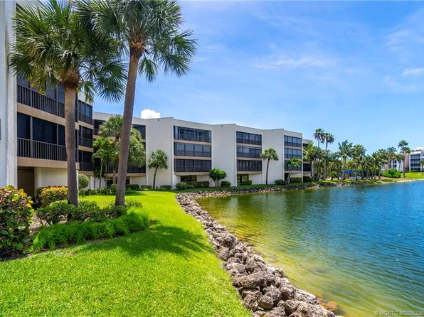 221 NE Plantation Rd, Stuart, FL