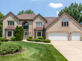 23W230 Hampton Cir, Naperville, IL 60540