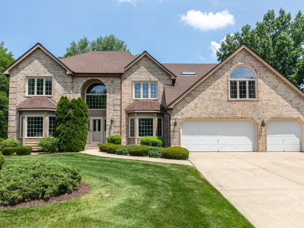 23W230 Hampton Cir, Naperville, IL 60540