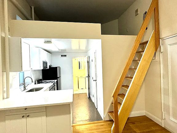 4th image of 304 W 104th St APT 1F