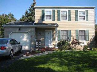 609 Dussel Dr, Maumee, OH 43537