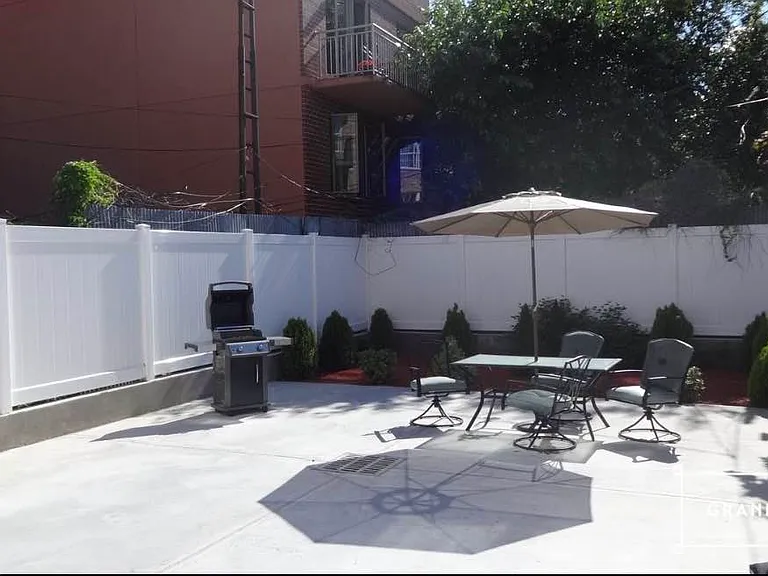 317 Humboldt St #1R — Photo 7