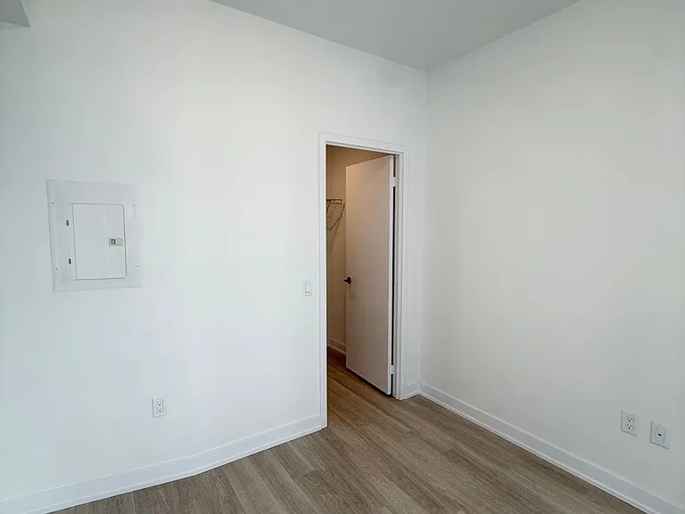 15 Richardson St #408 — Photo 11