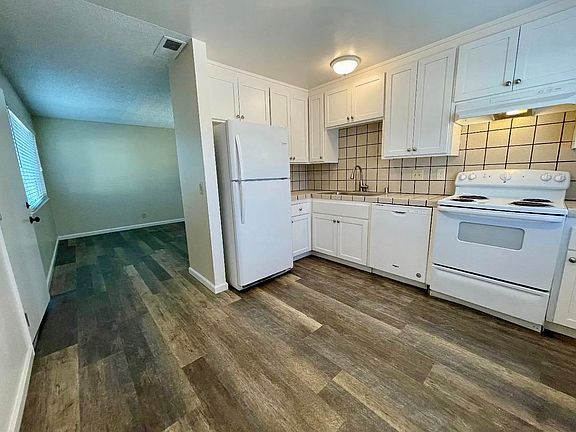 4th image of 635 Bolton Ct APT 4