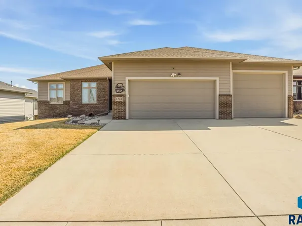 1224 S Monticello Ct, Sioux Falls, SD 57106