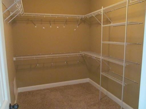 5th image of 708 Evergreen Ct