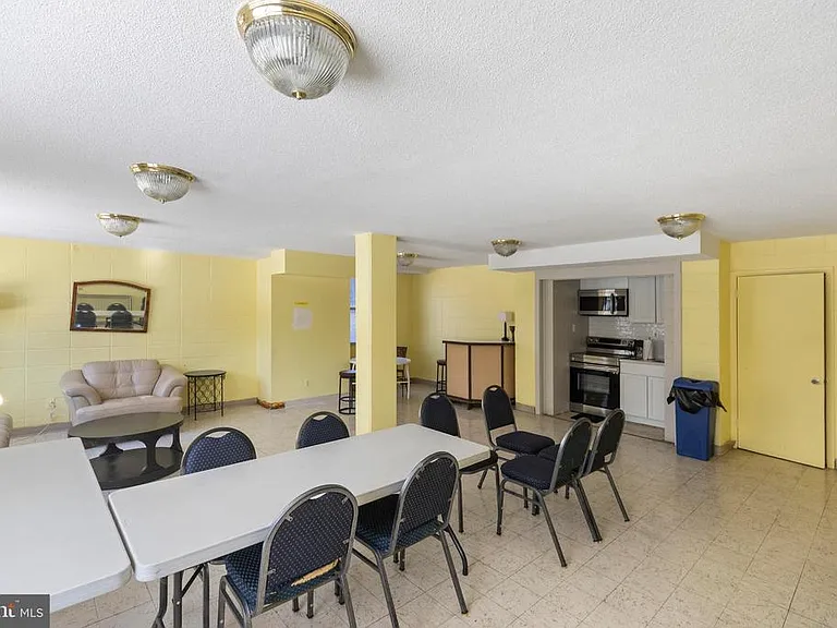 2030 N Adams St #303 — Photo 33