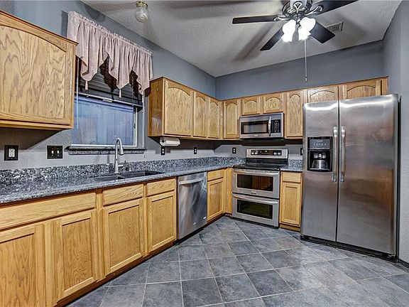 3rd image of 1012 Buffalo Springs Dr