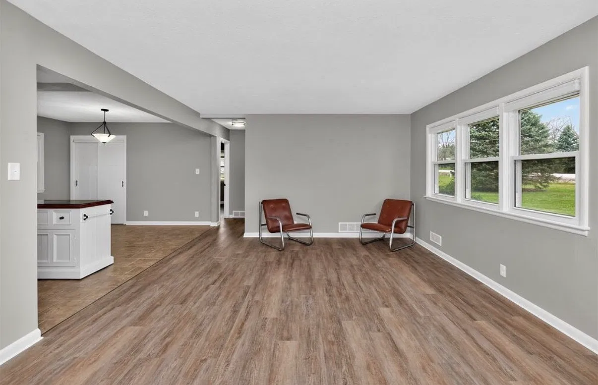 3 bed, 988 sqft, $1,800 — Photo 4