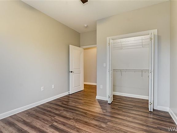 3rd image of 511 11th St APT 107