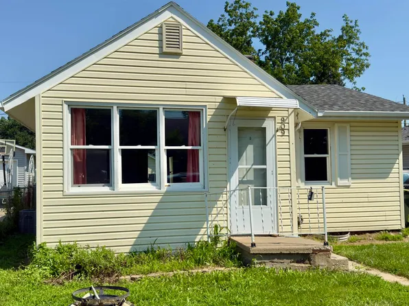 909 Goldie Ave, Sioux City, IA 51109