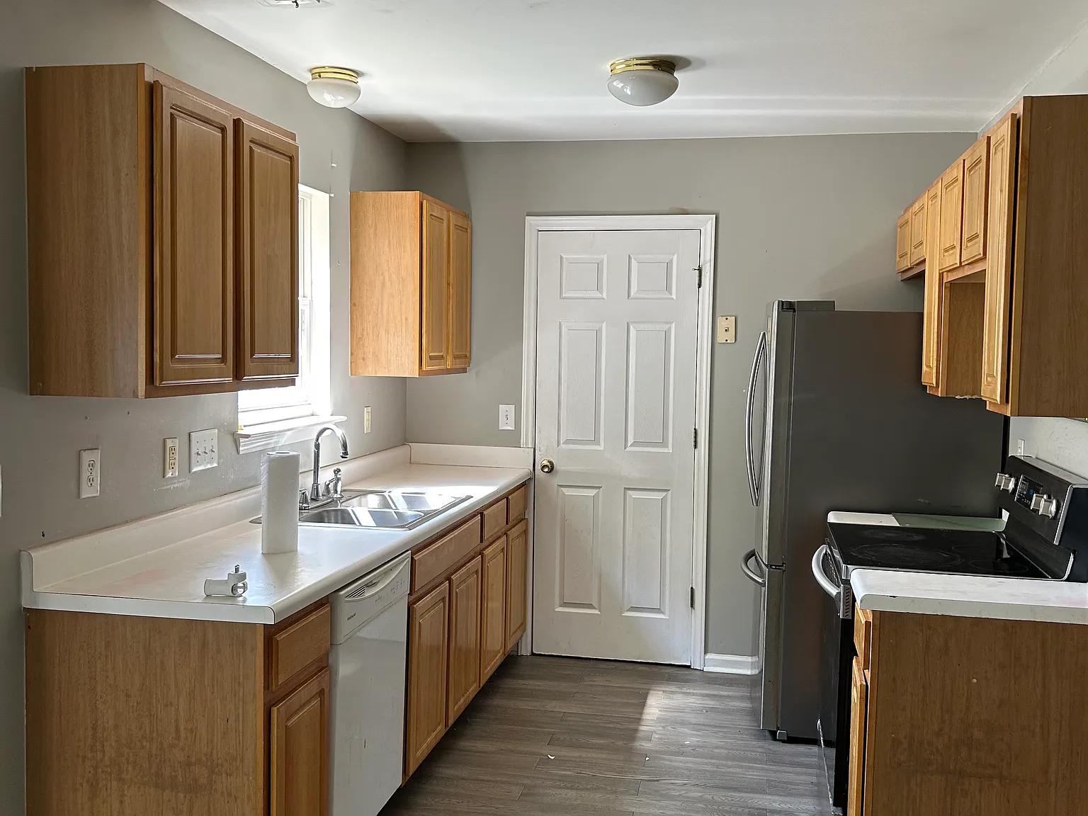 3 bed, 1050 sqft, $1,600 — Photo 4