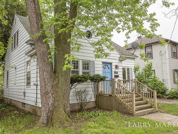 3rd image of 1110 Griggs St SE