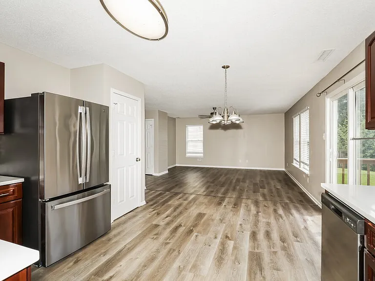 10301 Kensington Way — Photo 10