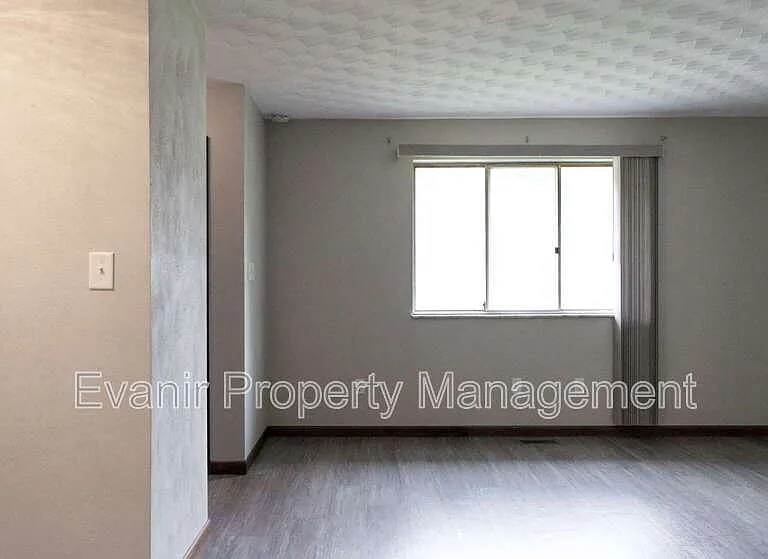 3164 Honeysuckle Dr — Photo 6