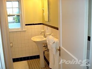 836_Fremont_St_Rev.Bath