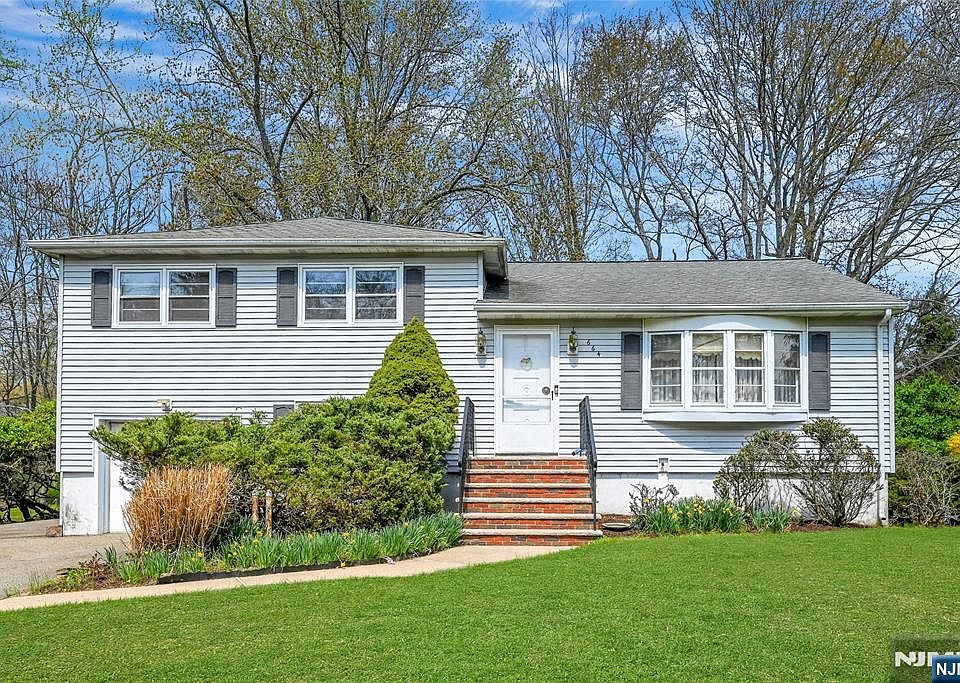 1st image of 664 Woodside Ave