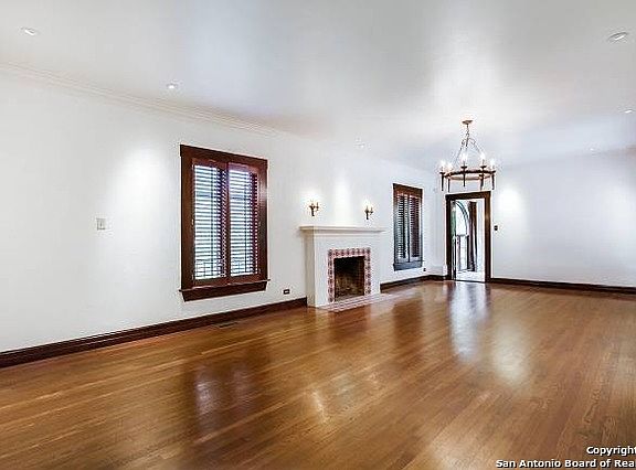 5th image of 134 Parklane Dr
