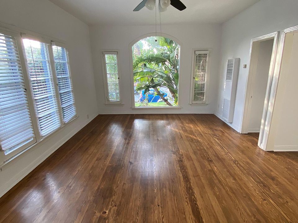 1st image of 842 N Formosa Ave #0