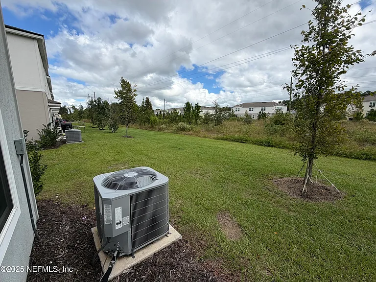 64 Java Ln — Photo 30