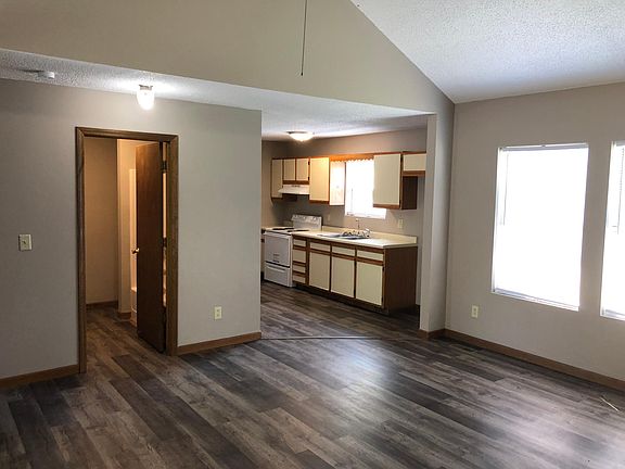 3rd image of 691 Hamilton Trl APT 2