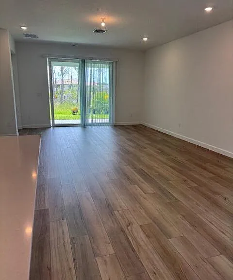 1545 SE Crosswood Way — Photo 4