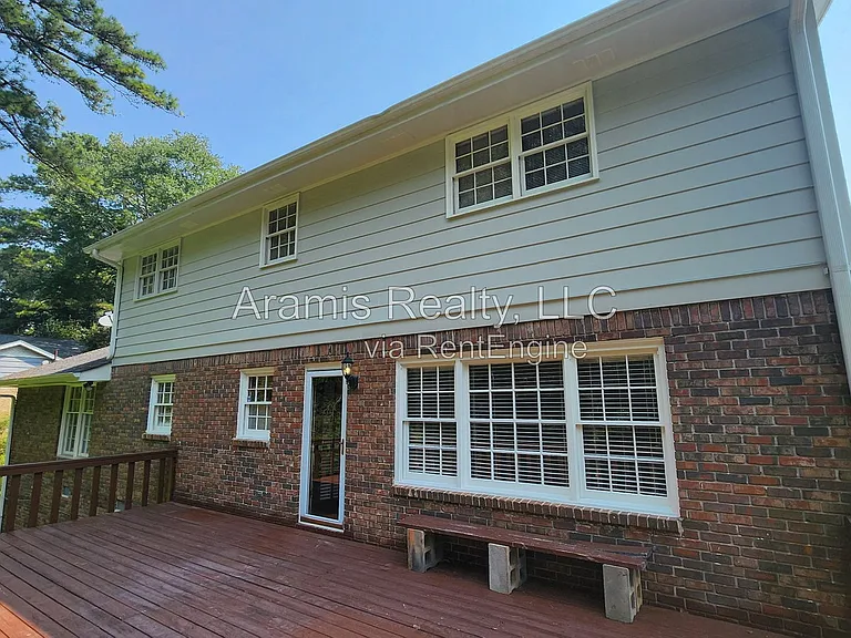 829 Bradford Ct SW — Photo 16