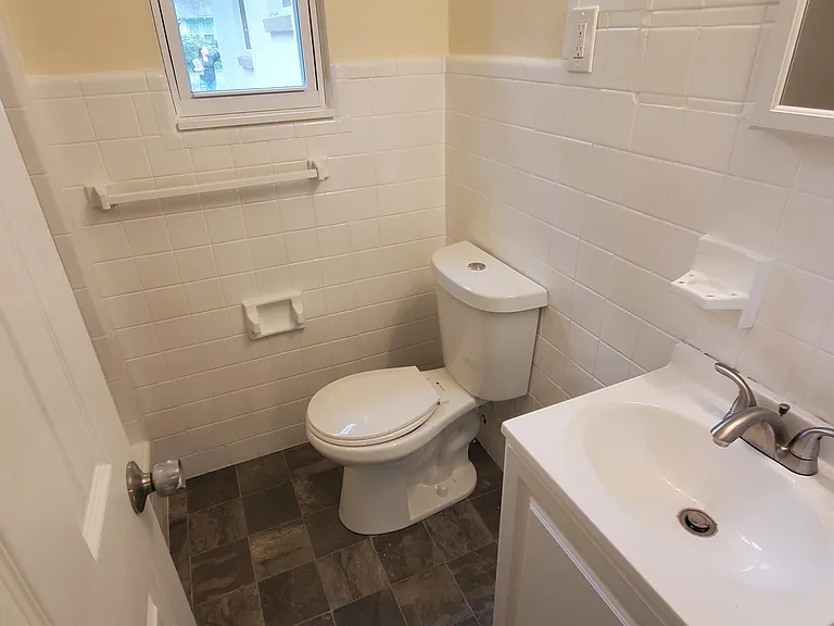 854 Allison St — Photo 10
