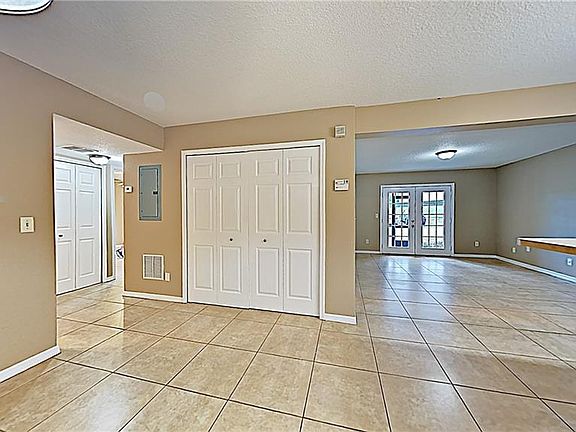 4th image of 185 N Pearl Lake 114 Cswy