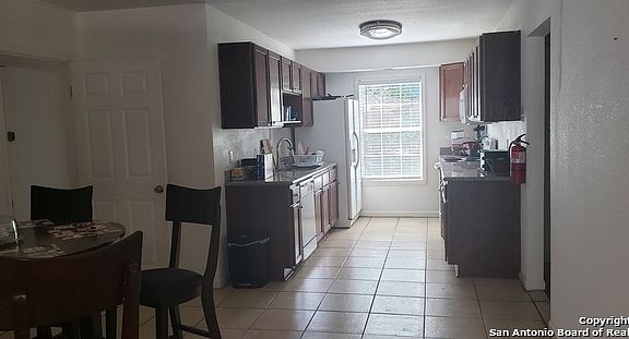 4th image of 133 Winn Ave