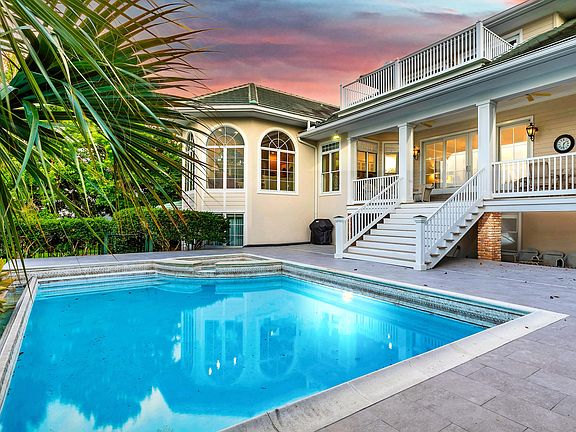 3rd image of 4567 Landfall Ct