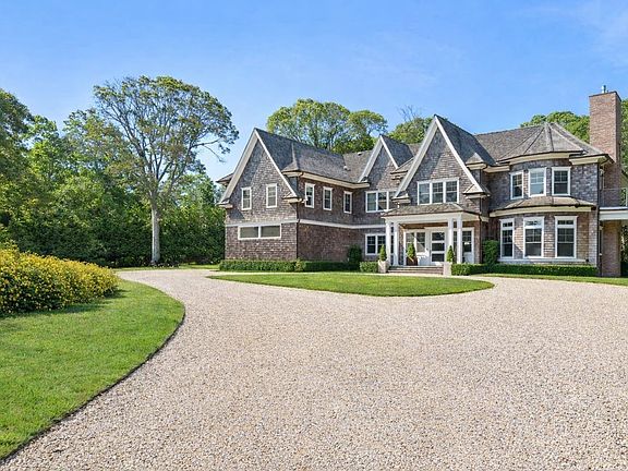 2nd image of 9 Seaponack Dr