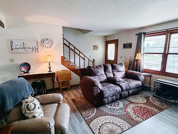 4th image of 3120 W Hiawatha Dr