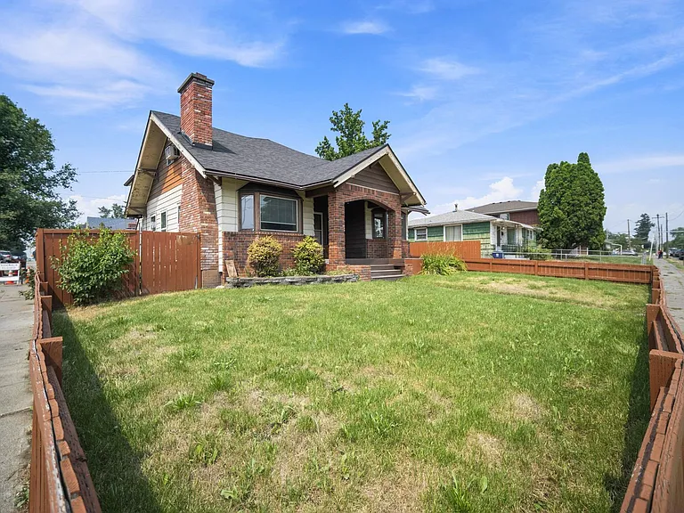 5703 N Regal St — Photo 52