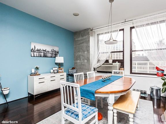 4th image of 600 S Dearborn St #623