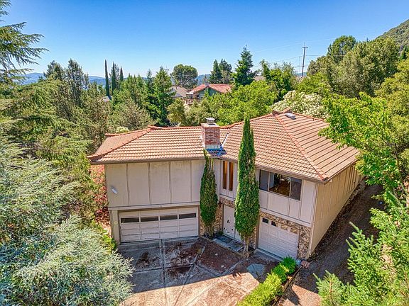 4th image of 3681 Pine Terrace Drive