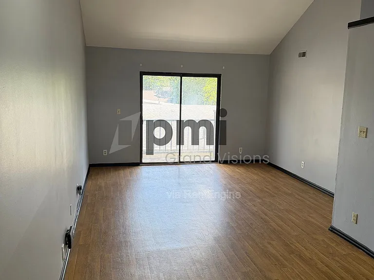 Vawter Street Apartments — Photo 24