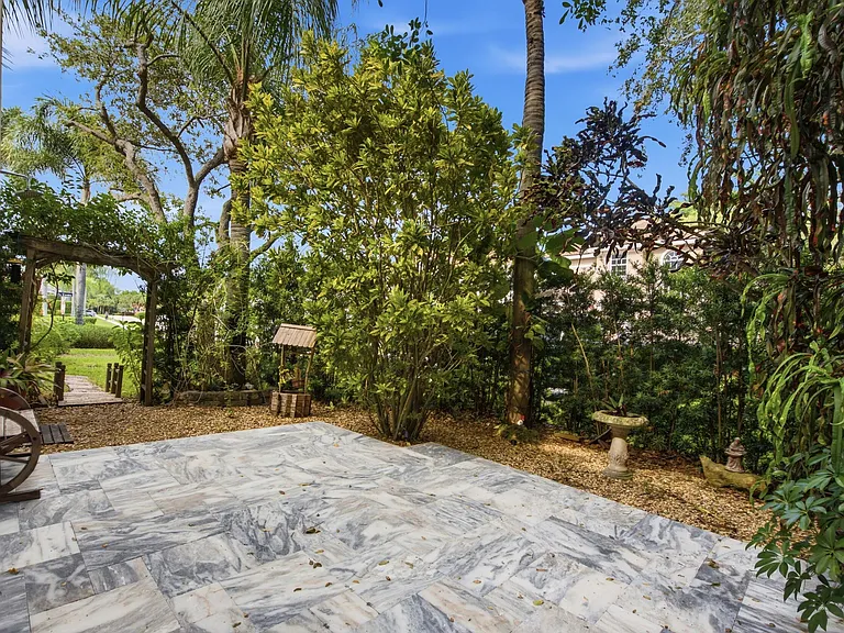 8552 Via Giardino — Photo 37