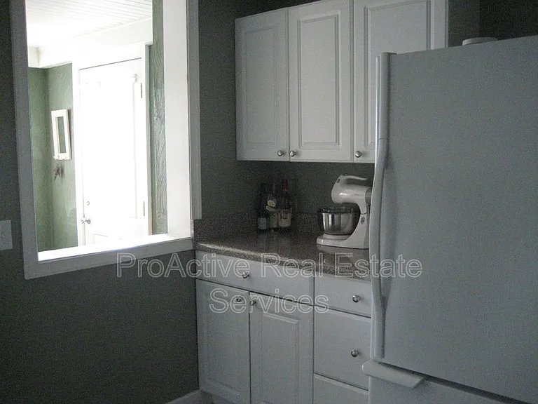 725B Carolina Ave — Photo 6