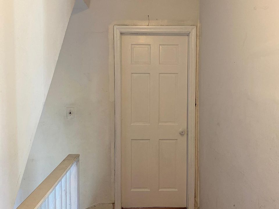 Entrance door
